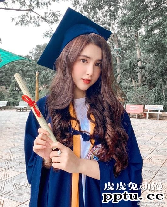 18岁就过分发育的美少女 越南雪肤正妹性感迷人