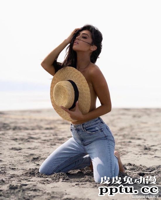 性感小露诱人品尝 巧克力肤色电眼美女JadeMckenzee