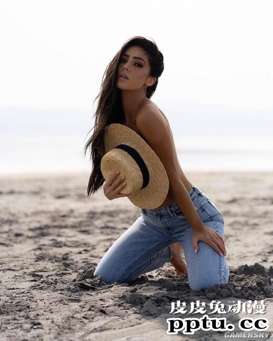 性感小露诱人品尝 巧克力肤色电眼美女JadeMckenzee