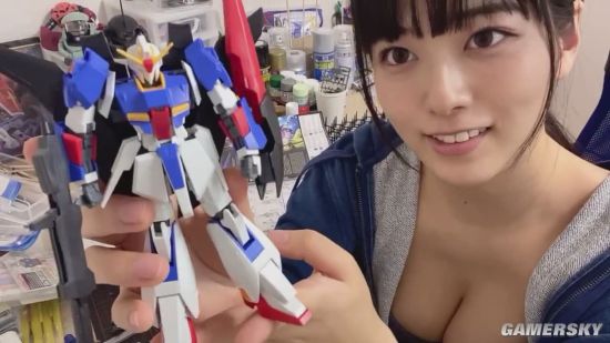 日本写真女星教你拼高达 涂装带战损良心至极