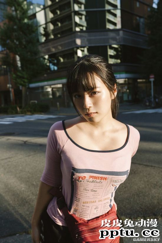 日本写真女星教你拼高达 涂装带战损良心至极