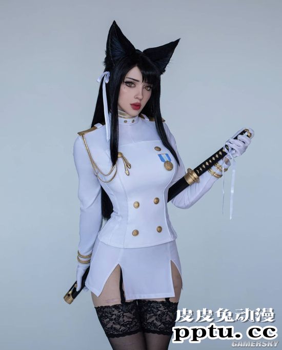 俄妹COS《LOL》KDA伊芙琳 皮裙黑丝下的修长美腿