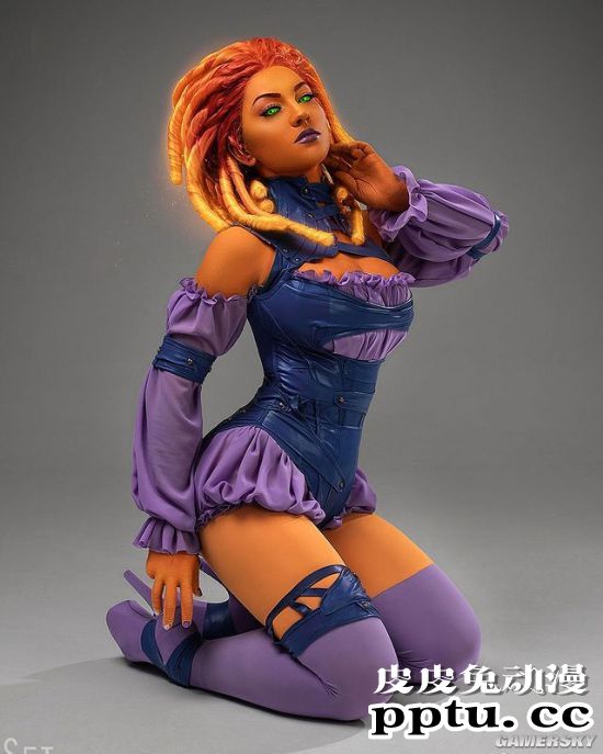 肉感身材偏爱紧致胶衣 俄罗斯肉感COSER战斗力十足