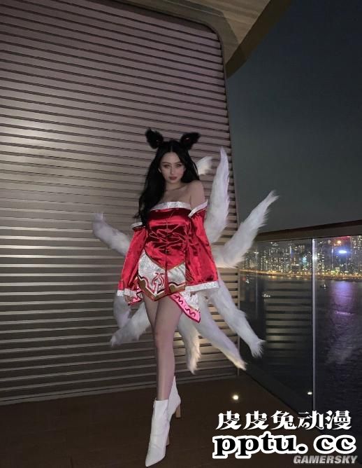 邱淑贞女儿沈月cos赤木晴子 又甜又酷长腿吸睛