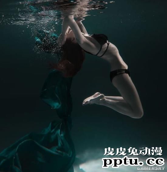 神造美体搭上中性美颜 俄罗斯红发美女Eva Chehova