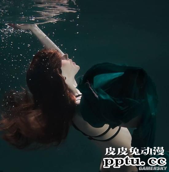 神造美体搭上中性美颜 俄罗斯红发美女Eva Chehova