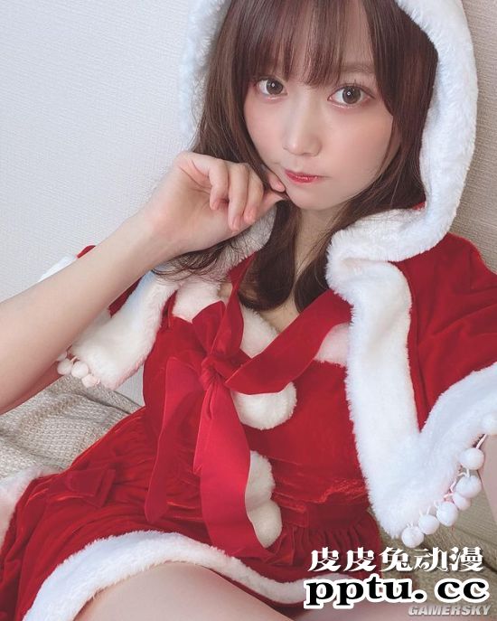 小露香肩的网红模特 清纯樱花妹又萌又撩人