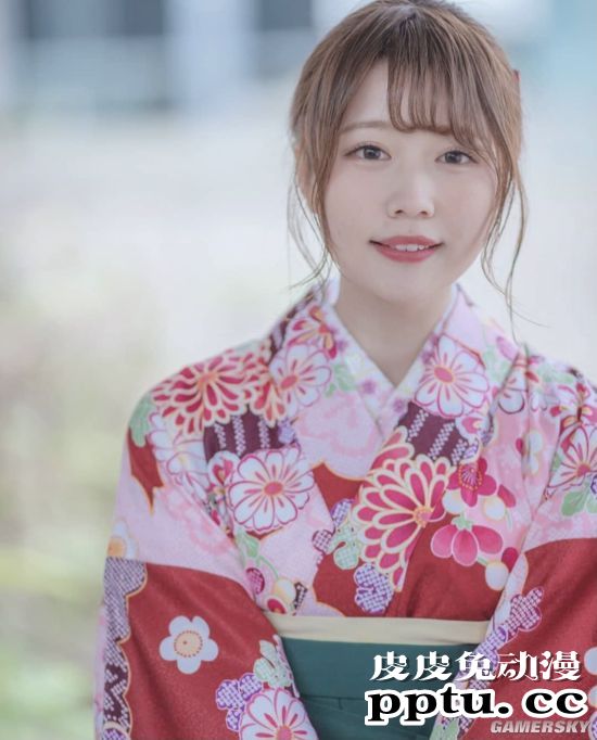 小露香肩的网红模特 清纯樱花妹又萌又撩人