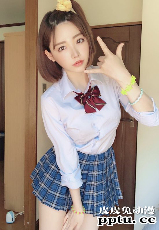 深田咏美COS《鬼灭》恋柱甘露寺蜜璃翻车 网友却评论：没内味儿