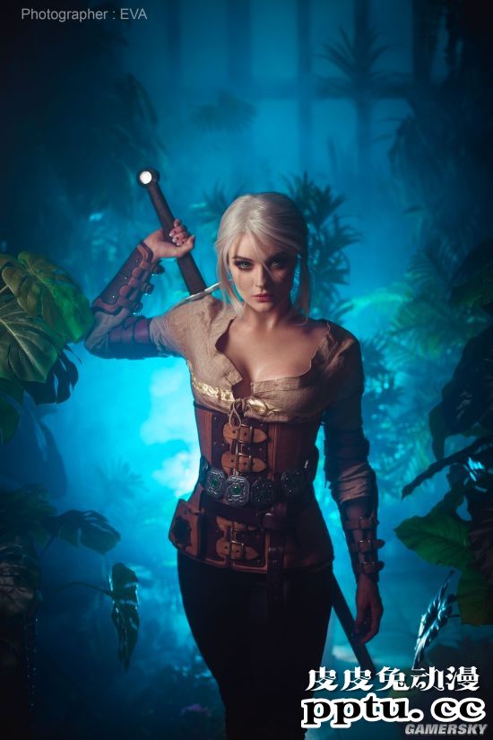 穿衣显瘦脱衣有肉的身材 俄罗斯正妹COSER仙气逼人-皮皮兔动漫