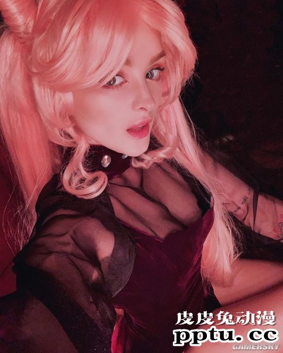 穿衣显瘦脱衣有肉的身材 俄罗斯正妹COSER仙气逼人