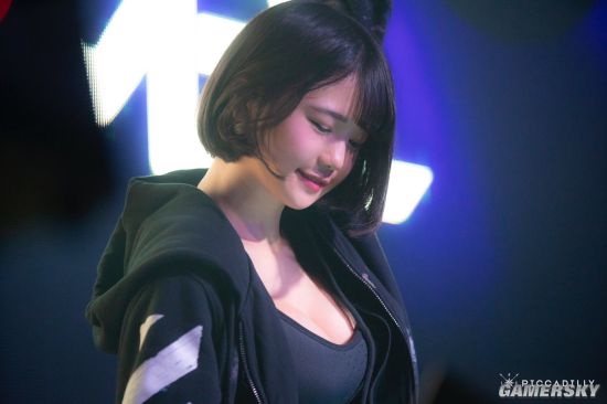 日本童颜女DJ转战直播界 禁露逆天身材网友哀嚎