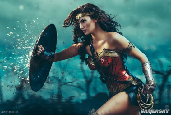 国外化妆大神COS神奇女侠 戴安娜公主长腿优雅性感