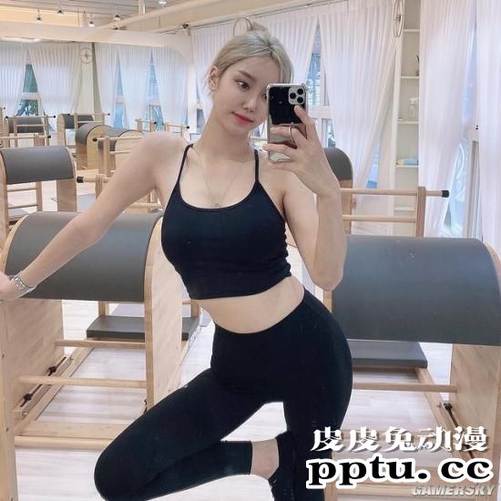 教练我想学普拉提!雪肤大眼令人垂涎的韩国正妹教练-皮皮兔动漫