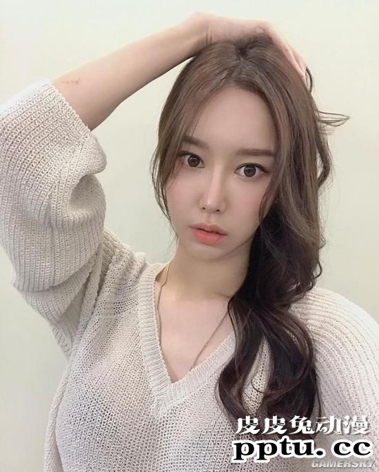 教练我想学普拉提!雪肤大眼令人垂涎的韩国正妹教练