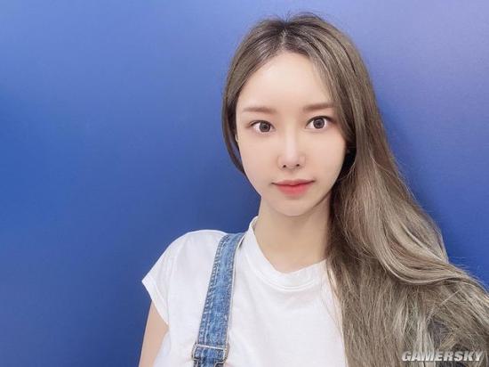 教练我想学普拉提!雪肤大眼令人垂涎的韩国正妹教练