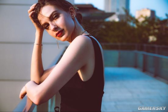 日本2020最美身材冠军 超长美腿的乌克兰美女