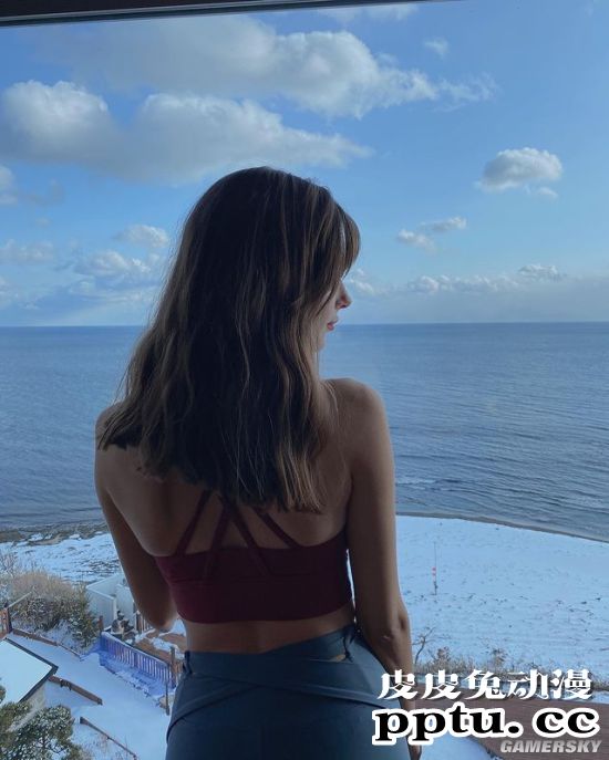 日本2020最美身材冠军 超长美腿的乌克兰美女