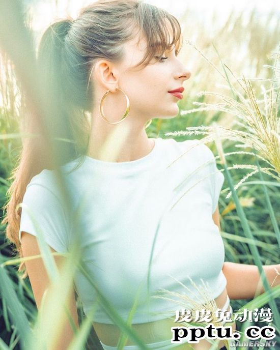 日本2020最美身材冠军 超长美腿的乌克兰美女