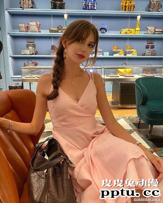 日本2020最美身材冠军 超长美腿的乌克兰美女