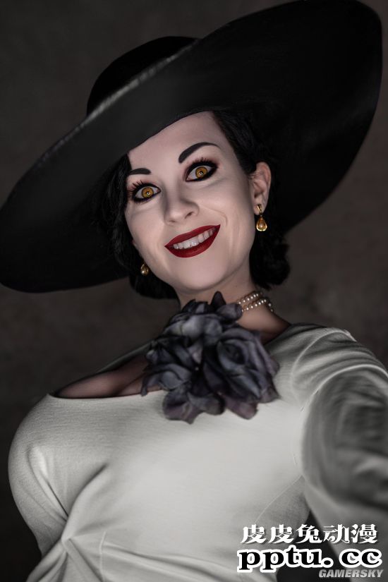 《生化8》吸血鬼贵妇COS美照合集 不仅大的性感眼神也很可怕