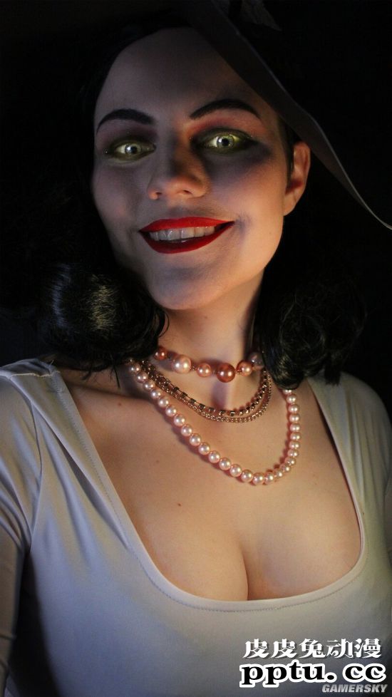 《生化8》吸血鬼贵妇COS美照合集 不仅大的性感眼神也很可怕