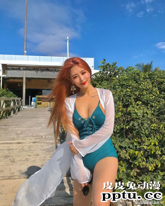 韩国女赛车手登男性杂志走红 实力派身材简直太犯规