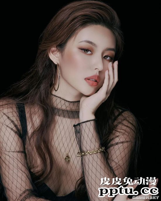 韩国女赛车手登男性杂志走红 实力派身材简直太犯规