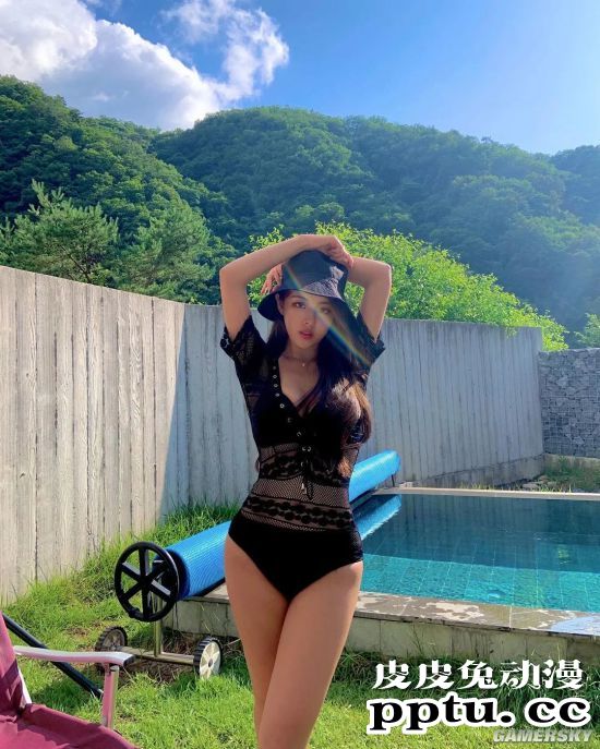 韩国女赛车手登男性杂志走红 实力派身材简直太犯规