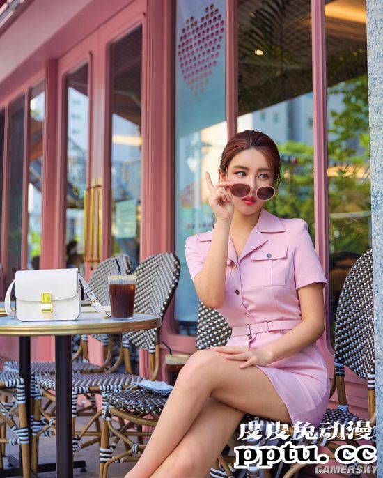 韩国女赛车手登男性杂志走红 实力派身材简直太犯规