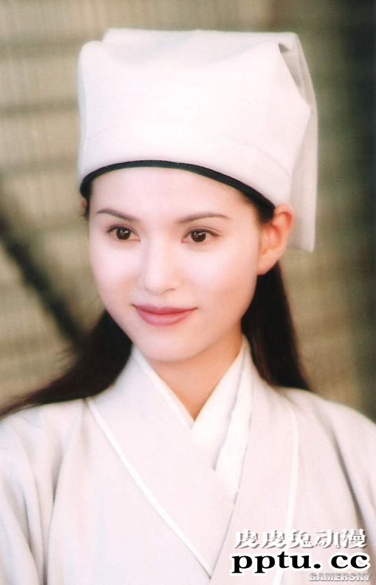 李若彤晒30年前泳装美照 那时正在拍《妖兽都市》