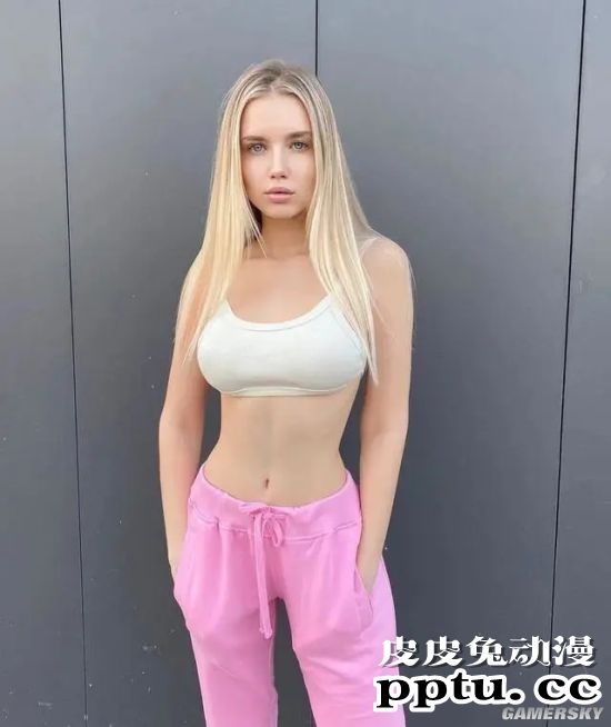 种族天赋般的绝美曲线 惊艳数万人的俄罗斯模特