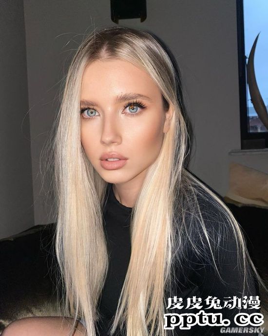 种族天赋般的绝美曲线 惊艳数万人的俄罗斯模特