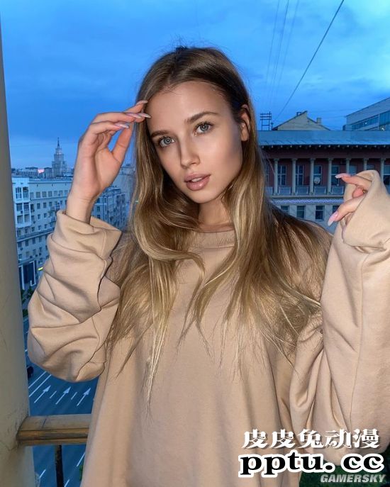 种族天赋般的绝美曲线 惊艳数万人的俄罗斯模特