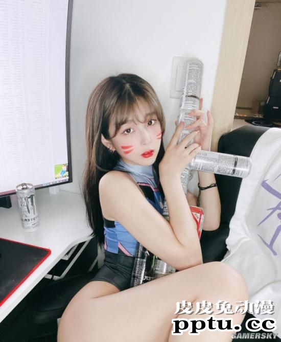 前无欧包后有蜜桃！稚嫩美体的多栖模特Isabella