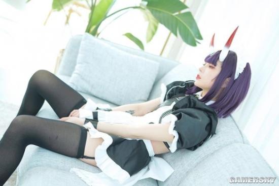 前无欧包后有蜜桃！稚嫩美体的多栖模特Isabella