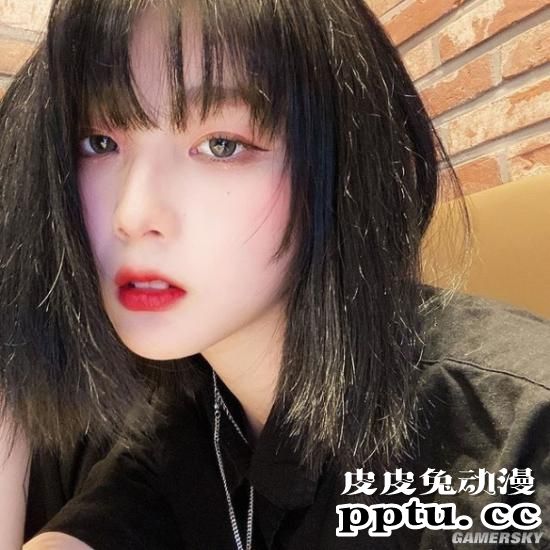 前无欧包后有蜜桃！稚嫩美体的多栖模特Isabella