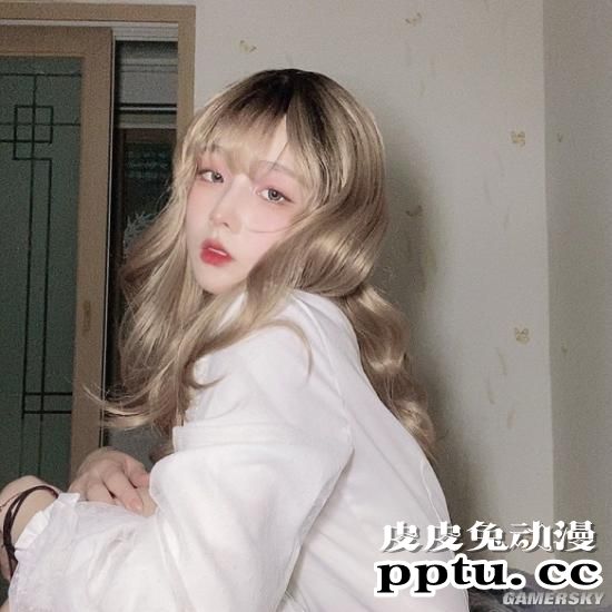 前无欧包后有蜜桃！稚嫩美体的多栖模特Isabella