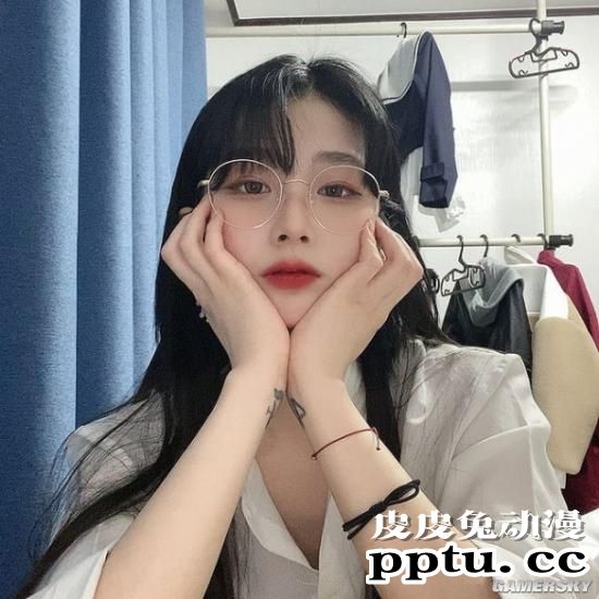 前无欧包后有蜜桃！稚嫩美体的多栖模特Isabella