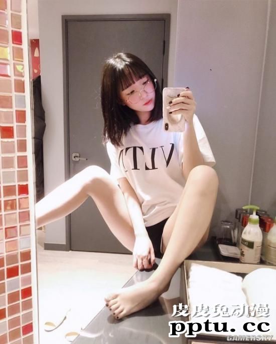 前无欧包后有蜜桃！稚嫩美体的多栖模特Isabella