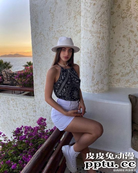 19岁的女兵夺得世界最美面孔 仙气值逼人的以色列模特