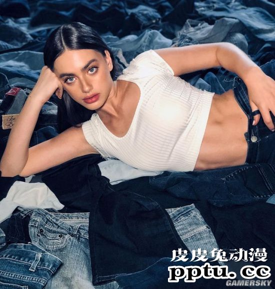 19岁的女兵夺得世界最美面孔 仙气值逼人的以色列模特