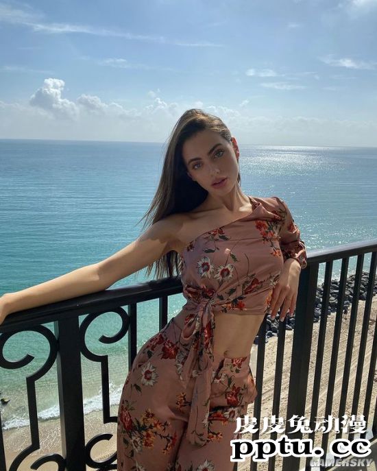 19岁的女兵夺得世界最美面孔 仙气值逼人的以色列模特