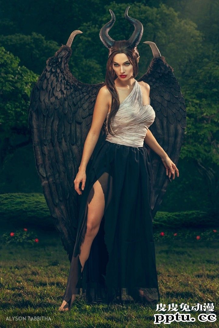 特别视角的吸血鬼夫人 一周大师级CosPlay赏