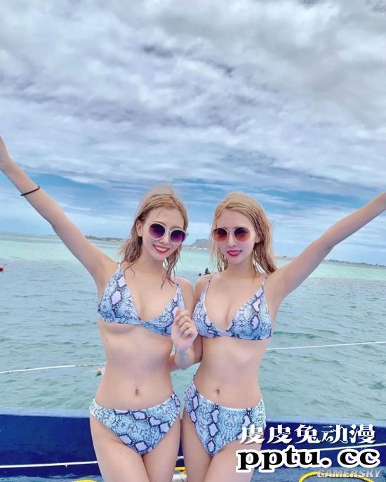 号称日本最美“整容双胞胎” 公开整容前照片自嘲黑历史