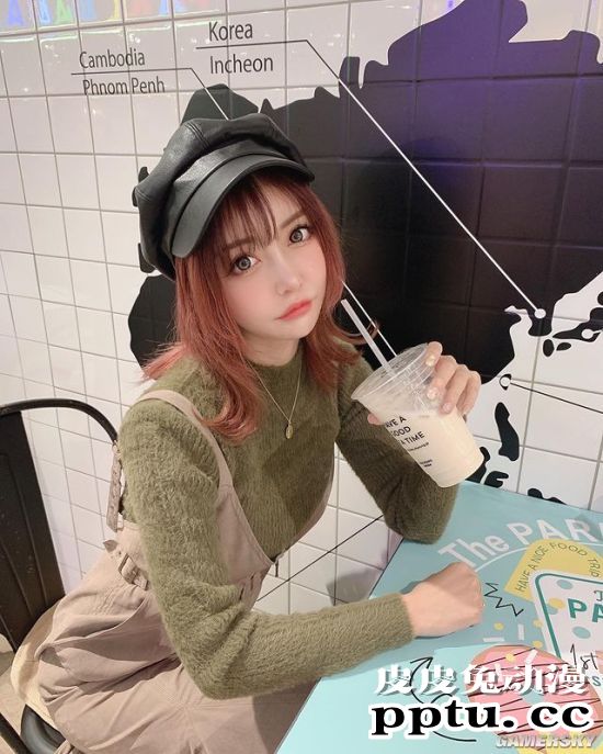 号称日本最美“整容双胞胎” 公开整容前照片自嘲黑历史