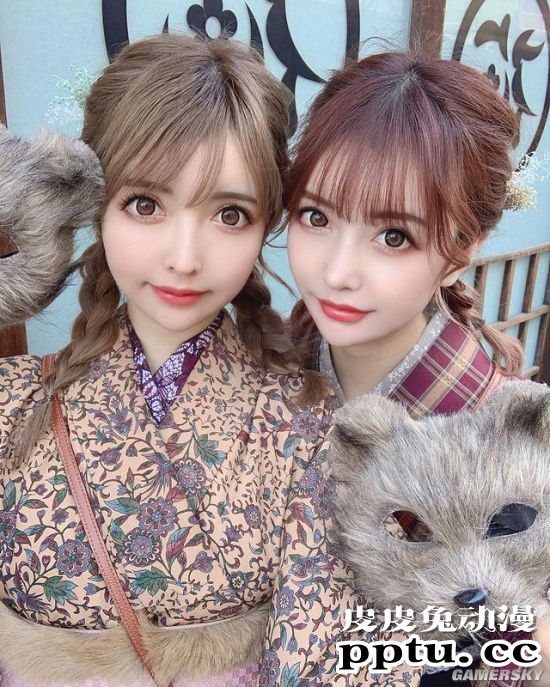 号称日本最美“整容双胞胎” 公开整容前照片自嘲黑历史