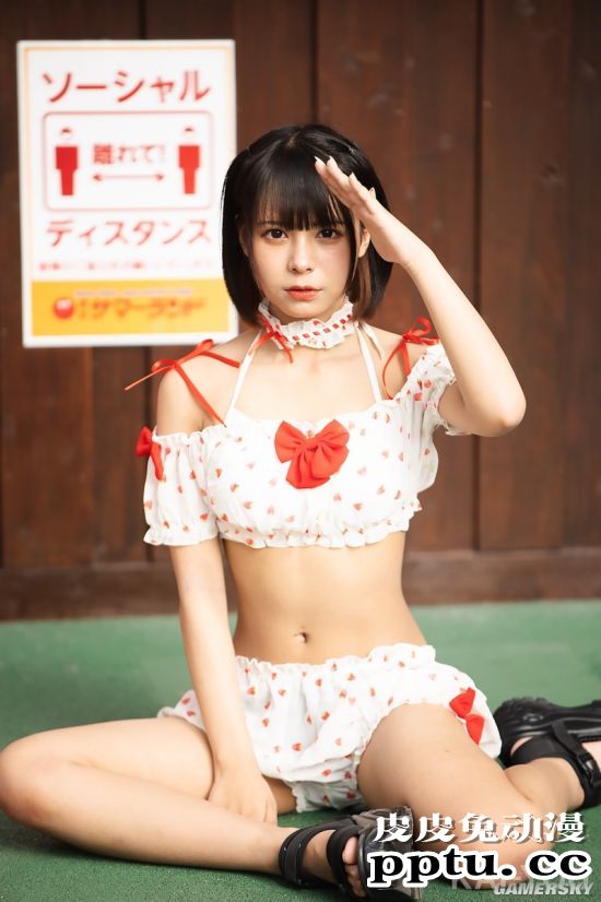 清爽短发散发满满活力 邻家女友气质的青春正妹