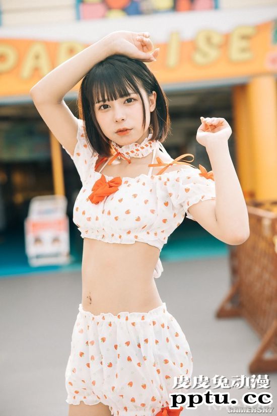 清爽短发散发满满活力 邻家女友气质的青春正妹