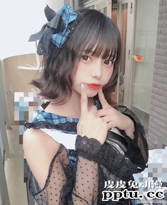 清爽短发散发满满活力 邻家女友气质的青春正妹